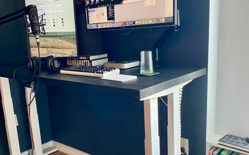 Apex Pro Four-Leg Desk